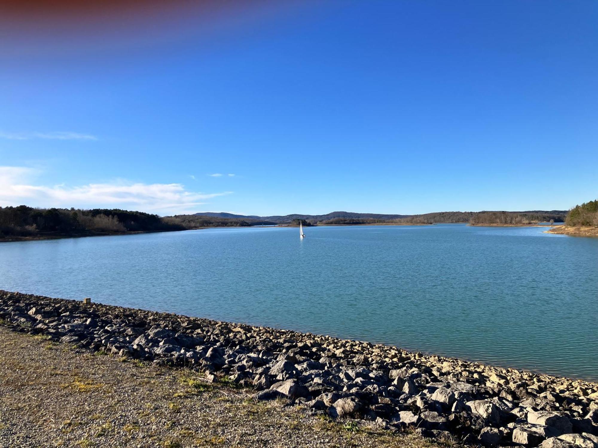 Maison Avec Vue Sur Le Lac De Montbel Luaran gambar